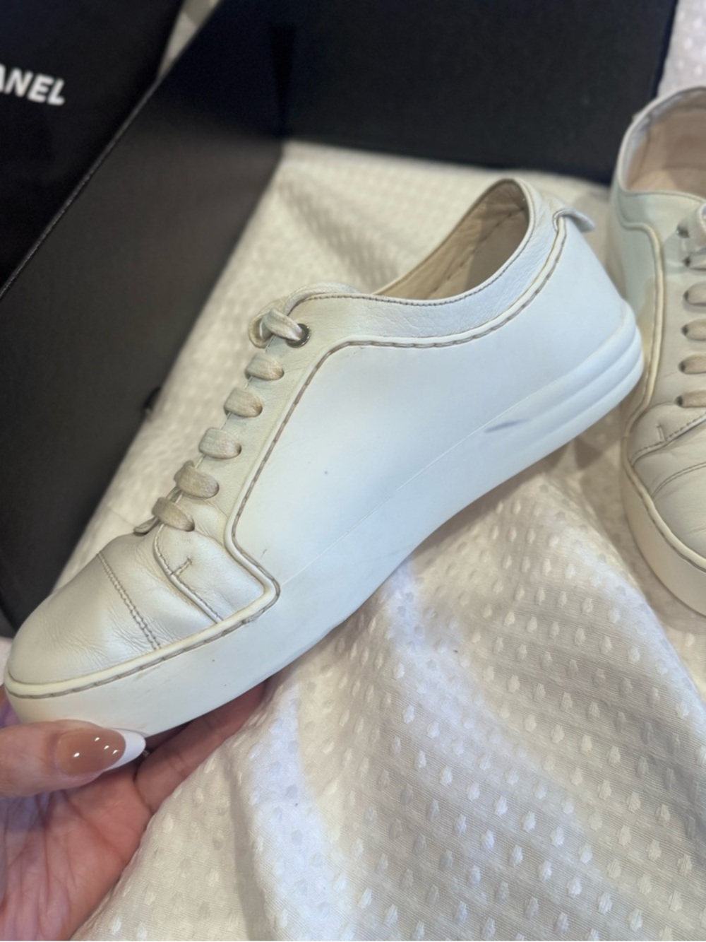 Authenticate Chanel Sneakers - Picture 2 of 8